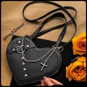 🆕GOTHIC PUNK STEAMPUNK HEART CROSSBODY BAG/ RIVET STUDS, CROSS CHAIN & STRAP